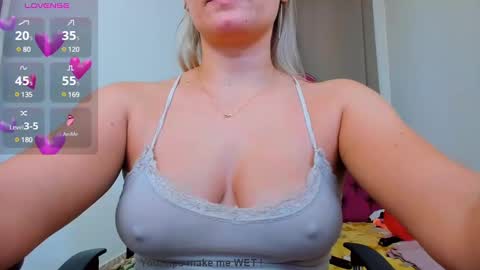 Snapshot of ninna_dee chatting on January 17, 2025, 11:49 am nina dee online show from January 17, 2025, 11:49 am