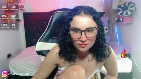 Snapshot of ninna_raven chatting on June 11, 2026, 12:43 am Ninna online show from June 11, 2026, 12:43 am