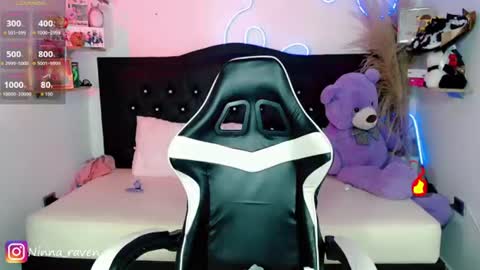 Snapshot of ninna_raven chatting on June 26, 2026, 9:19 pm Ninna online show from June 26, 2026, 9:19 pm