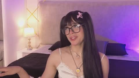 nioki_ online show from April 10, 2026, 4:17 am