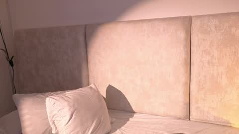 Snapshot of nioki_ chatting on May 1, 2026, 4:06 am nioki_ online show from May 1, 2026, 4:06 am