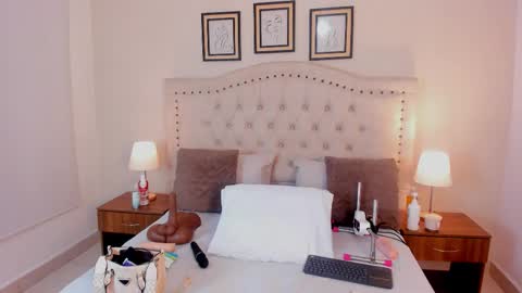 NATHALIA MORENO online show from September 29, 2025, 12:54 pm