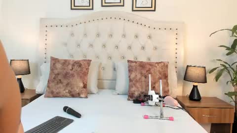 NATHALIA MORENO online show from July 6, 2026, 12:24 pm