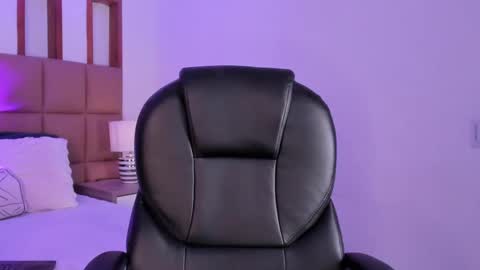 NoaDream  online show from October 6, 2025, 3:53 pm