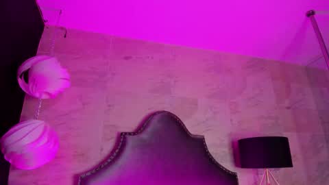 Snapshot of noah_and_kim69 chatting on May 6, 2026, 3:24 am Zoe online show from May 6, 2026, 3:24 am