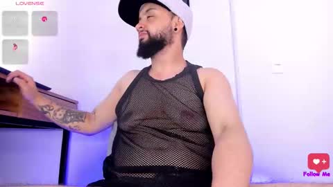 noah_devil_ online show from November 1, 2025, 2:24 am