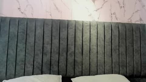 noah_dupont_ online show from December 4, 2025, 11:41 am