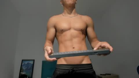 noah_flynn1 online show from June 13, 2026, 9:51 am
