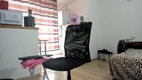 Snapshot of noah_happy07 chatting on February 13, 2025, 6:52 am Noah online show from February 13, 2025, 6:52 am