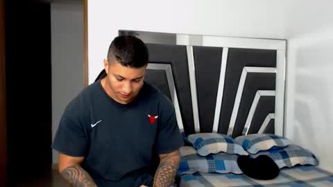 Noah Harris01 online show from April 4, 2026, 3:27 am