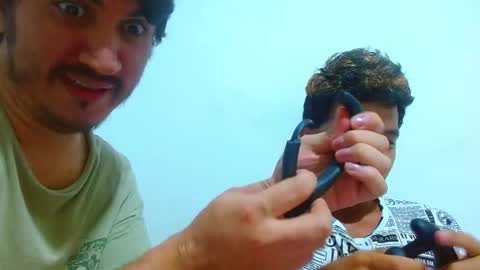 noah_meyer_ online show from October 1, 2025, 7:47 am