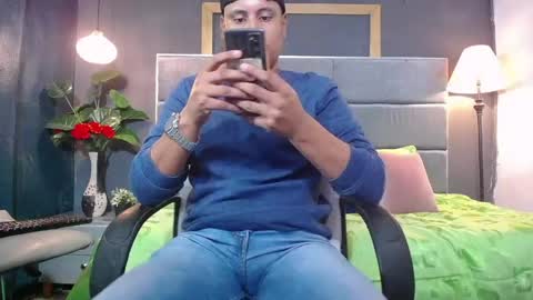 Snapshot of noah_oliver1 chatting on June 7, 2026, 1:21 am NOAH online show from June 7, 2026, 1:21 am