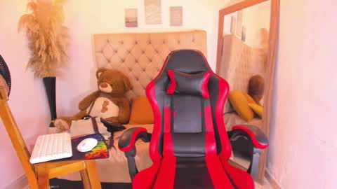 N O AH - S T H O  N E online show from February 14, 2026, 4:42 am