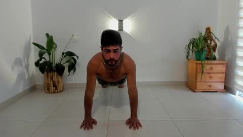 LIAM- noah online show from December 19, 2025, 1:29 pm