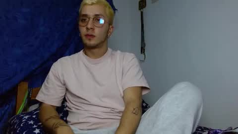 Snapshot of noahcam1 chatting on February 18, 2026, 3:35 am Noah online show from February 18, 2026, 3:35 am