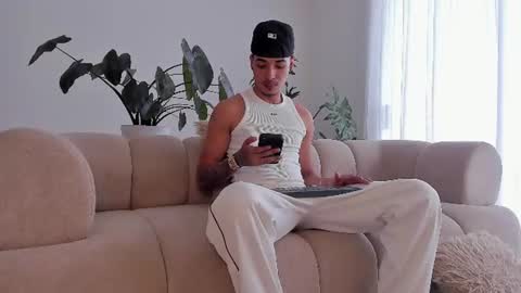noahdaviss online show from July 1, 2026, 7:46 pm