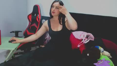 Noamartin online show from April 18, 2026, 4:16 am