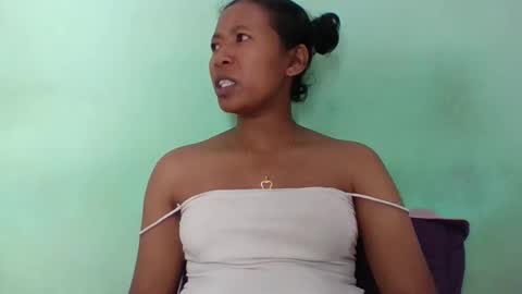 Snapshot of noellah chatting on April 12, 2026, 3:28 pm noellah online show from April 12, 2026, 3:28 pm