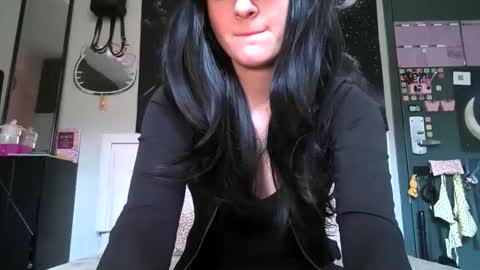 Noelle online show from May 5, 2026, 5:10 pm