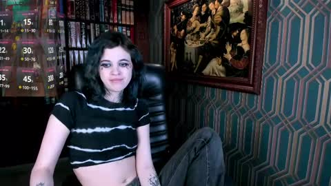 Snapshot of noellegothicshadow chatting on June 7, 2026, 11:30 pm Elly online show from June 7, 2026, 11:30 pm