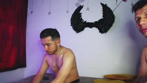 noha_and_iam1 online show from April 19, 2026, 11:31 am