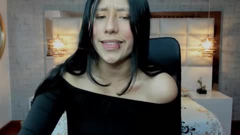 Snapshot of nohemi_louse chatting on November 5, 2025, 7:14 pm Nohemi online show from November 5, 2025, 7:14 pm