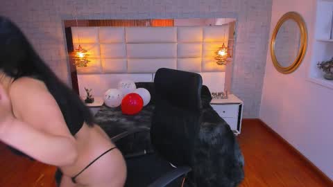 Snapshot of nohemi_louse chatting on February 21, 2026, 6:42 pm Nohemi online show from February 21, 2026, 6:42 pm