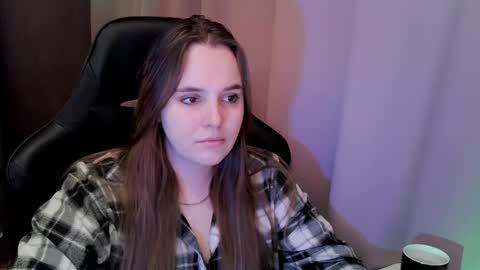 noir_ember_ online show from December 16, 2025, 10:20 am