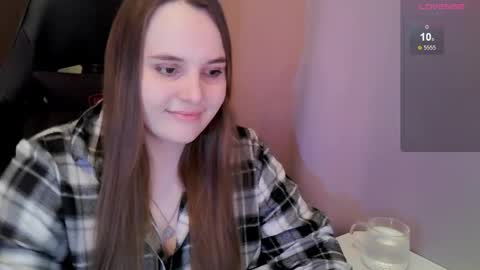 noir_ember_ online show from April 20, 2026, 4:21 pm