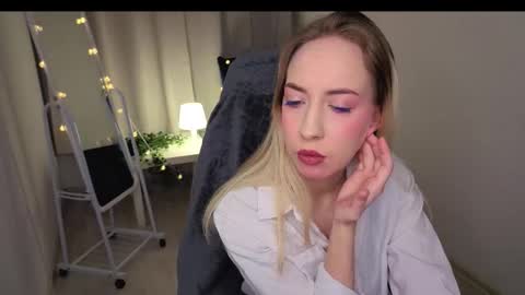 Isabelle online show from February 20, 2026, 10:32 pm