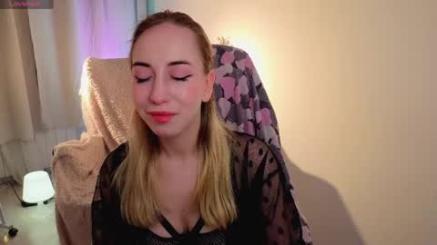 Isabelle online show from April 10, 2026, 10:47 pm