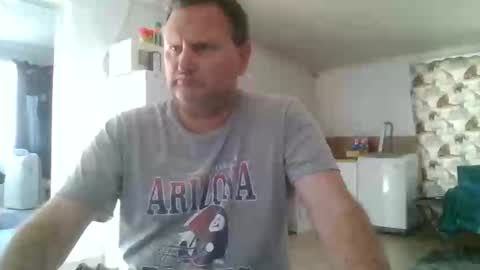 Nollie online show from April 6, 2026, 8:37 am