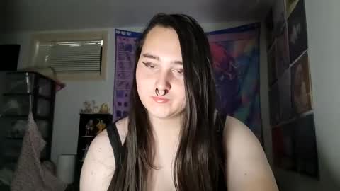 Snapshot of nonbinarybeauty20 chatting on February 8, 2025, 10:19 pm nonbinarybeauty20 online show from February 8, 2025, 10:19 pm