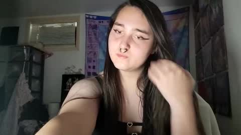 Snapshot of nonbinarybeauty20 chatting on February 15, 2025, 8:54 pm nonbinarybeauty20 online show from February 15, 2025, 8:54 pm