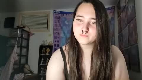 Snapshot of nonbinarybeauty20 chatting on March 5, 2025, 8:00 am nonbinarybeauty20 online show from March 5, 2025, 8:00 am