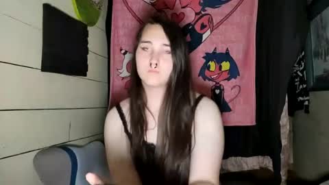 Snapshot of nonbinarybeauty20 chatting on June 24, 2026, 5:28 am nonbinarybeauty20 online show from June 24, 2026, 5:28 am