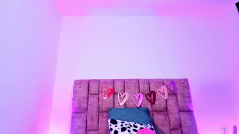 Nora Da Silva online show from June 3, 2026, 3:42 am