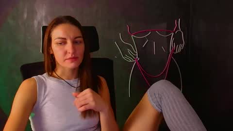 Nora online show from October 14, 2025, 12:33 am