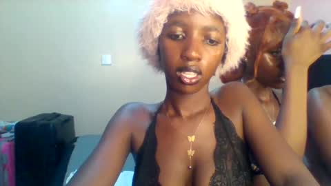 Snapshot of norababy20 chatting on June 24, 2026, 9:19 am Norababy20 online show from June 24, 2026, 9:19 am