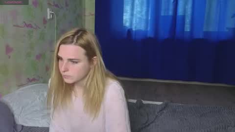 Snapshot of noradunn chatting on June 15, 2026, 11:01 am Elina online show from June 15, 2026, 11:01 am