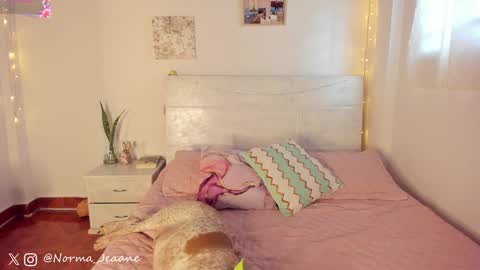 Norma Jeaane online show from January 8, 2025, 9:34 pm