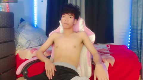 Snapshot of noughty_yuji chatting on February 15, 2026, 11:30 am Yuji online show from February 15, 2026, 11:30 am