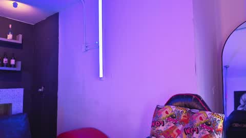 Nova Salvatore online show from April 9, 2026, 8:47 pm