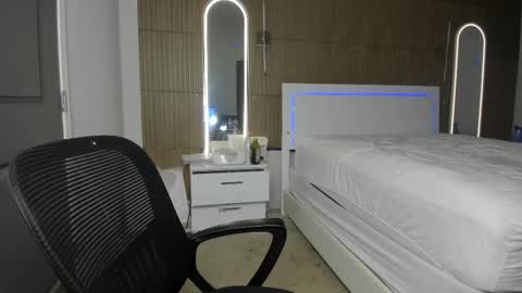 Nova online show from October 31, 2025, 4:13 am