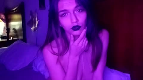 novalovelle online show from February 9, 2026, 5:00 am