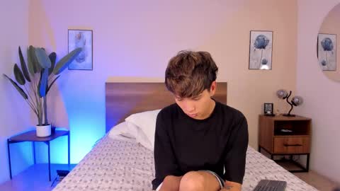 NovayBrian online show from November 30, 2025, 4:38 am