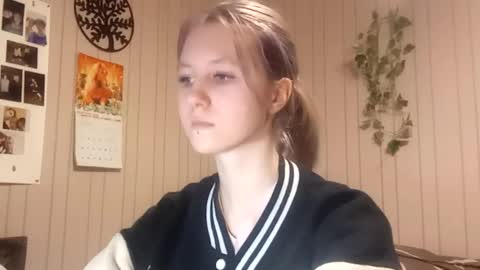 Sari  It is my first day  online show from March 2, 2026, 3:19 pm