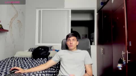 Noxx  online show from November 22, 2025, 1:37 am