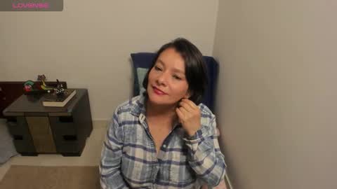 Snapshot of nuit_rose chatting on October 21, 2025, 2:12 am nuit_rose online show from October 21, 2025, 2:12 am