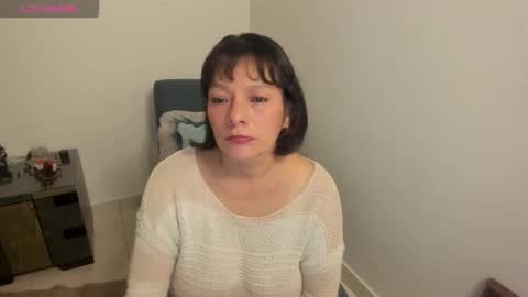 nuit_rose online show from January 14, 2026, 2:28 am